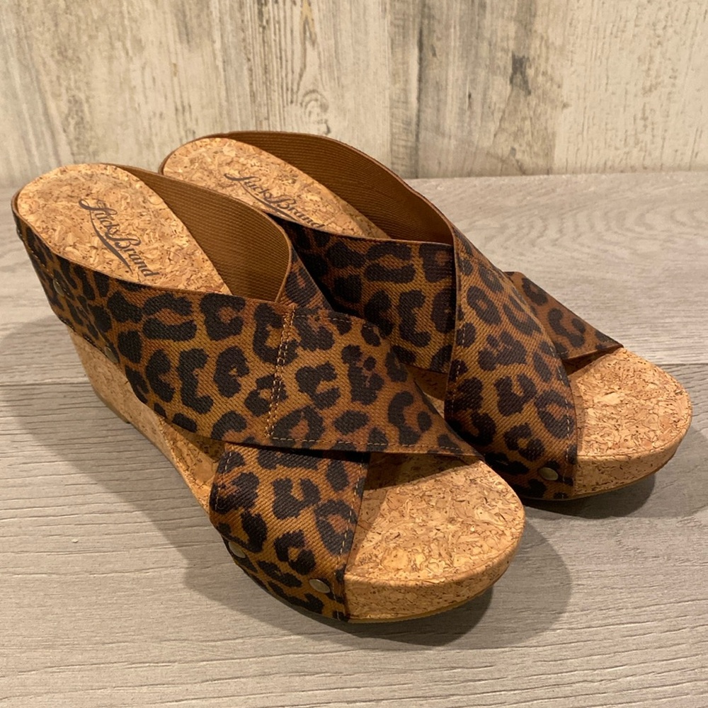 Lucky Brand Leopard Strap Cork Sandals 8M